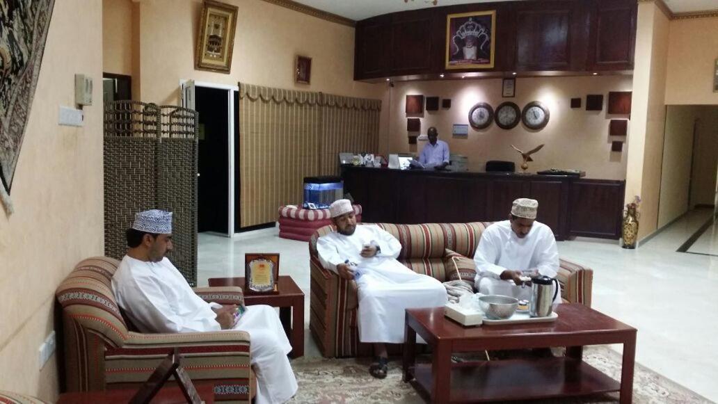 Al Ghazlan Hotel Sinaw Ruddah Eksteriør billede
