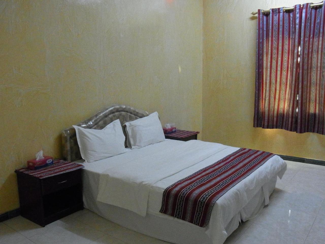 Al Ghazlan Hotel Sinaw Ruddah Eksteriør billede