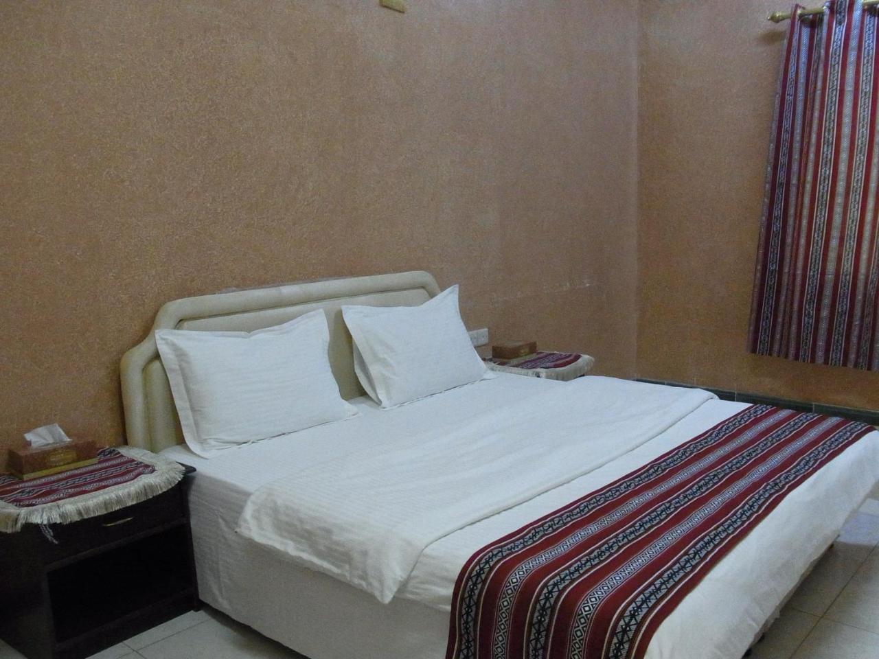 Al Ghazlan Hotel Sinaw Ruddah Eksteriør billede