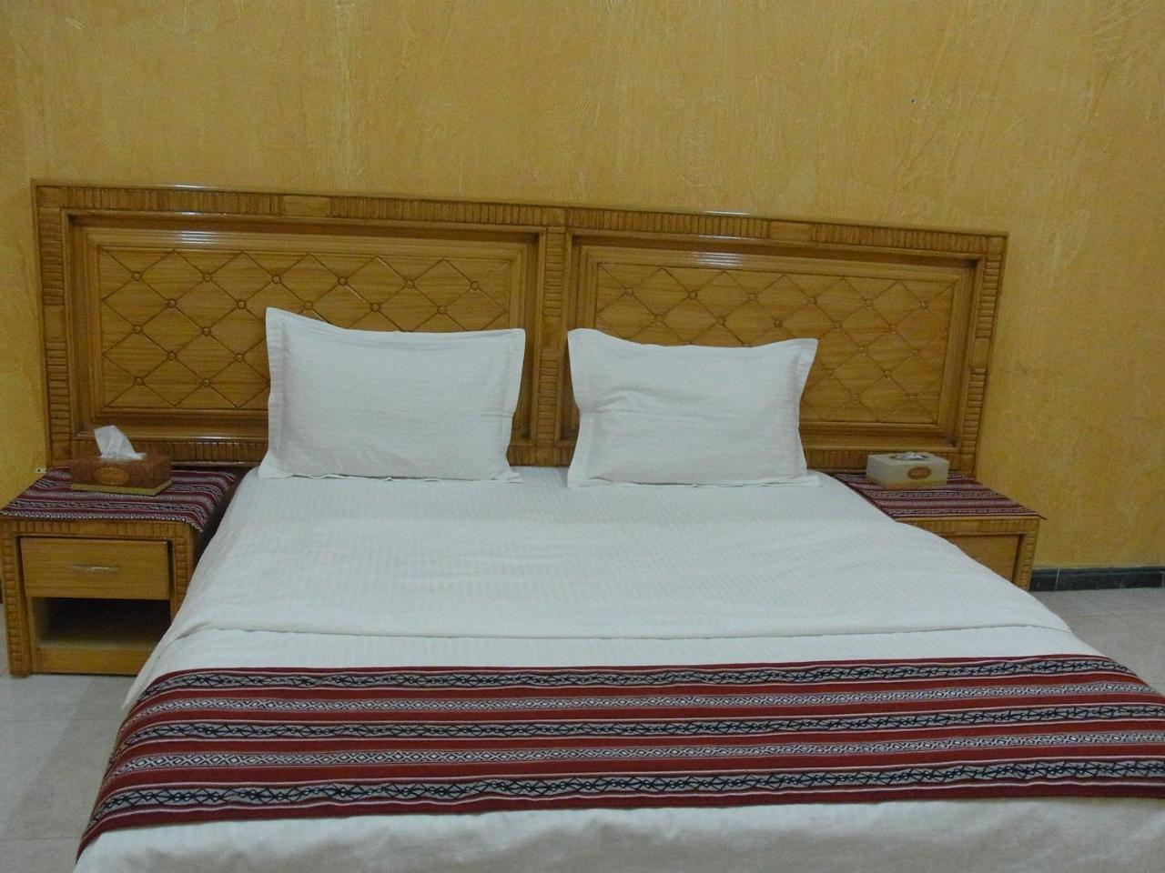 Al Ghazlan Hotel Sinaw Ruddah Eksteriør billede