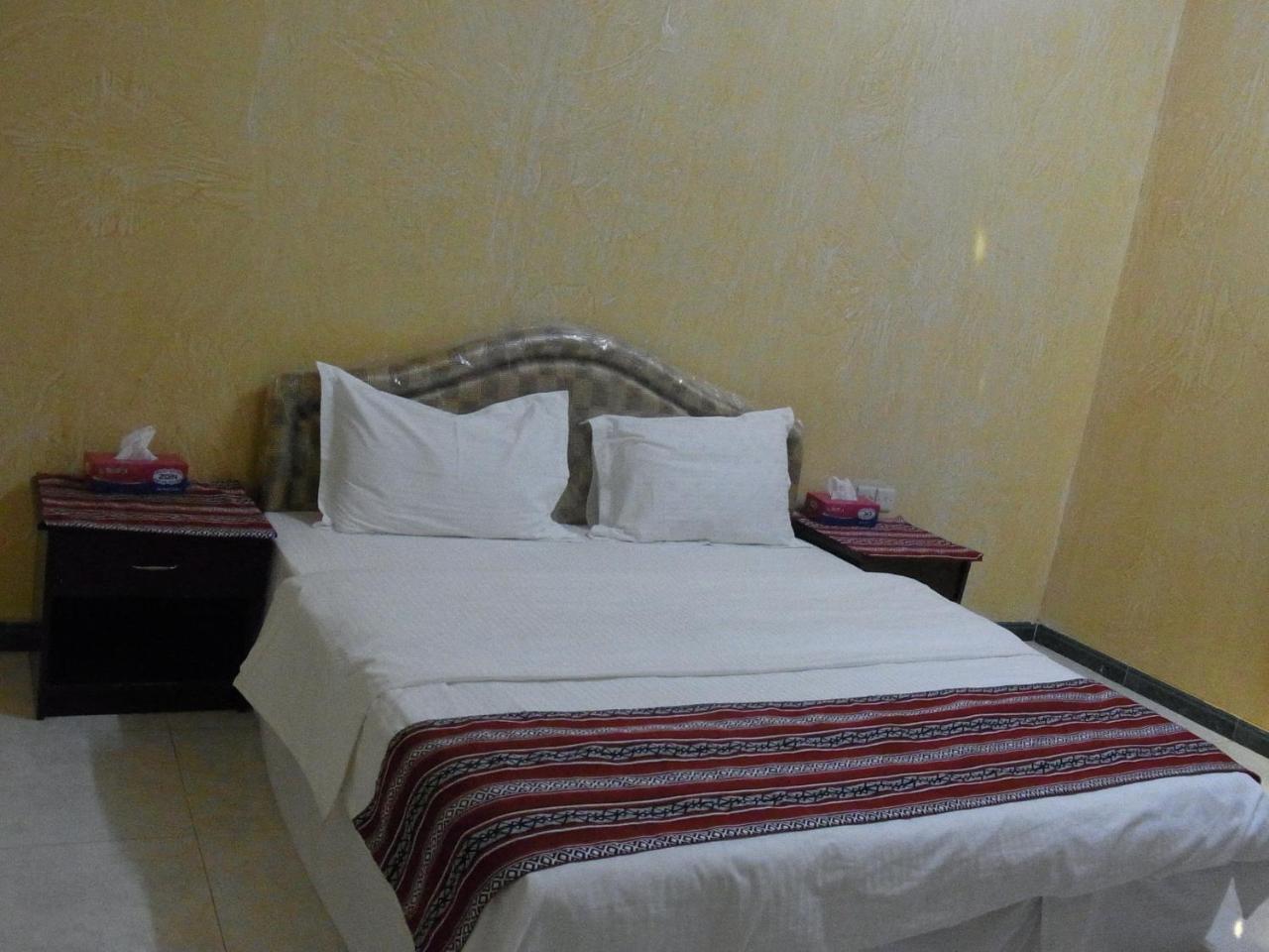 Al Ghazlan Hotel Sinaw Ruddah Eksteriør billede