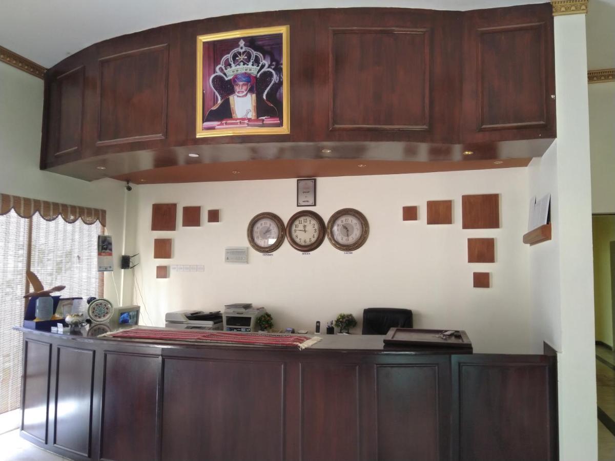 Al Ghazlan Hotel Sinaw Ruddah Eksteriør billede